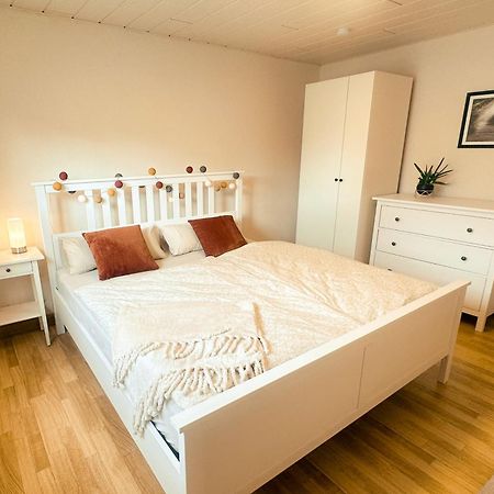 Gemuetliche Ferienwohnung In Der Eifel - Naehe Mosel Bausendorf Bagian luar foto